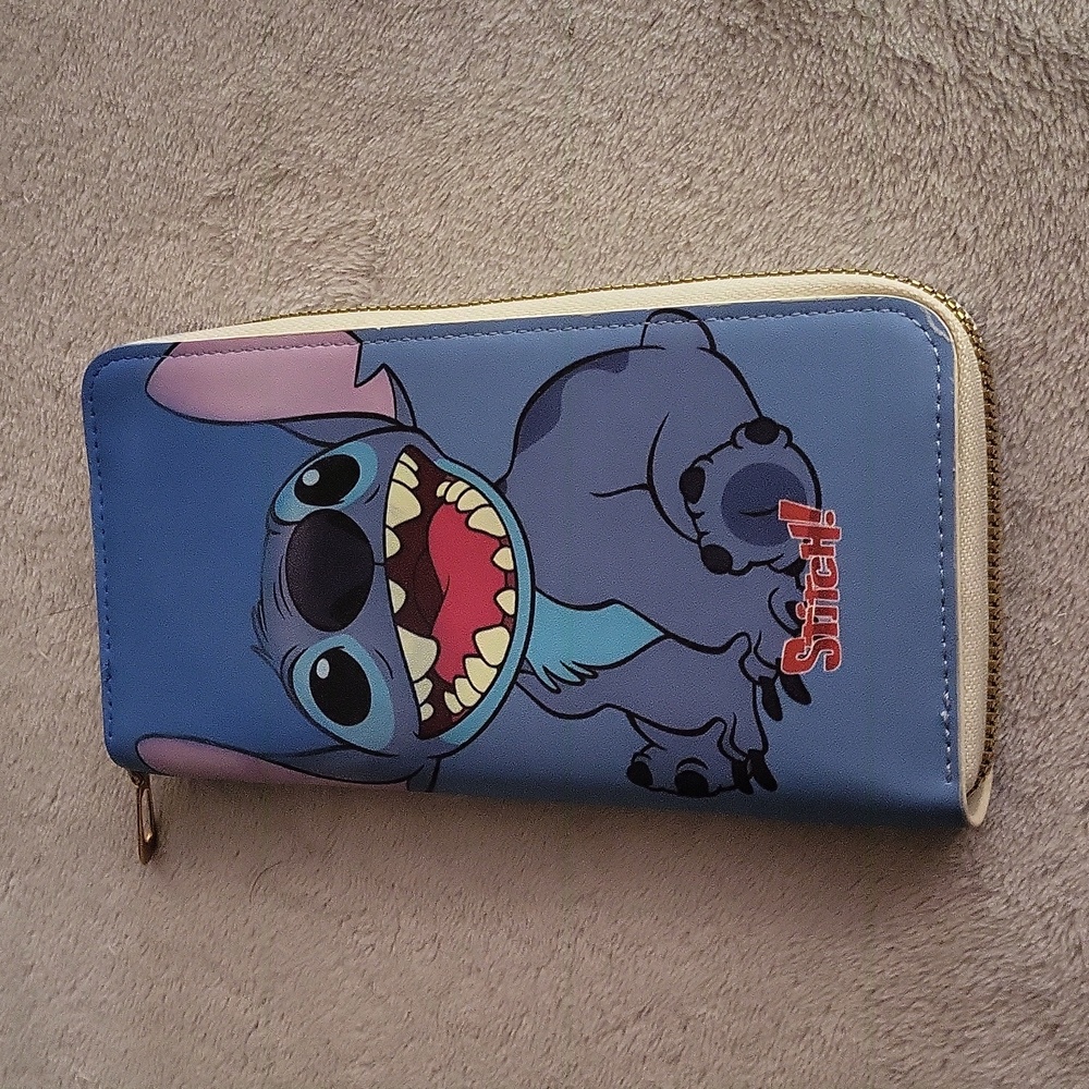 Stitch Wallet 💙